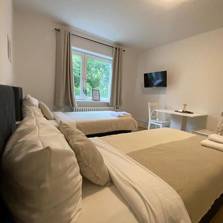 Zentrale 3-Zimmer Wohnung Mit Balkon - Perfekt Fuer Monteure Und Familien Neumünster Exteriér fotografie
