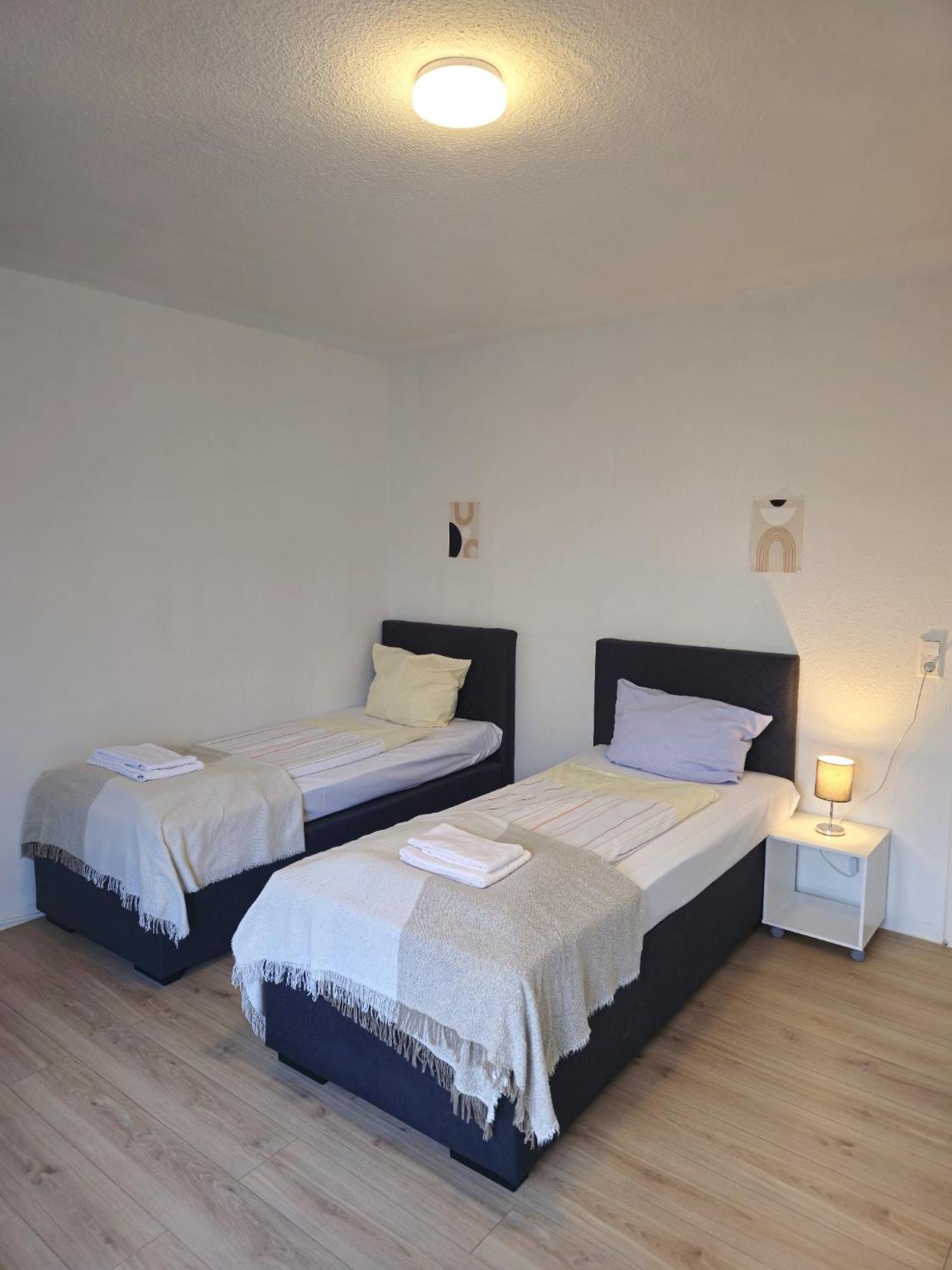 Zentrale 3-Zimmer Wohnung Mit Balkon - Perfekt Fuer Monteure Und Familien Neumünster Exteriér fotografie