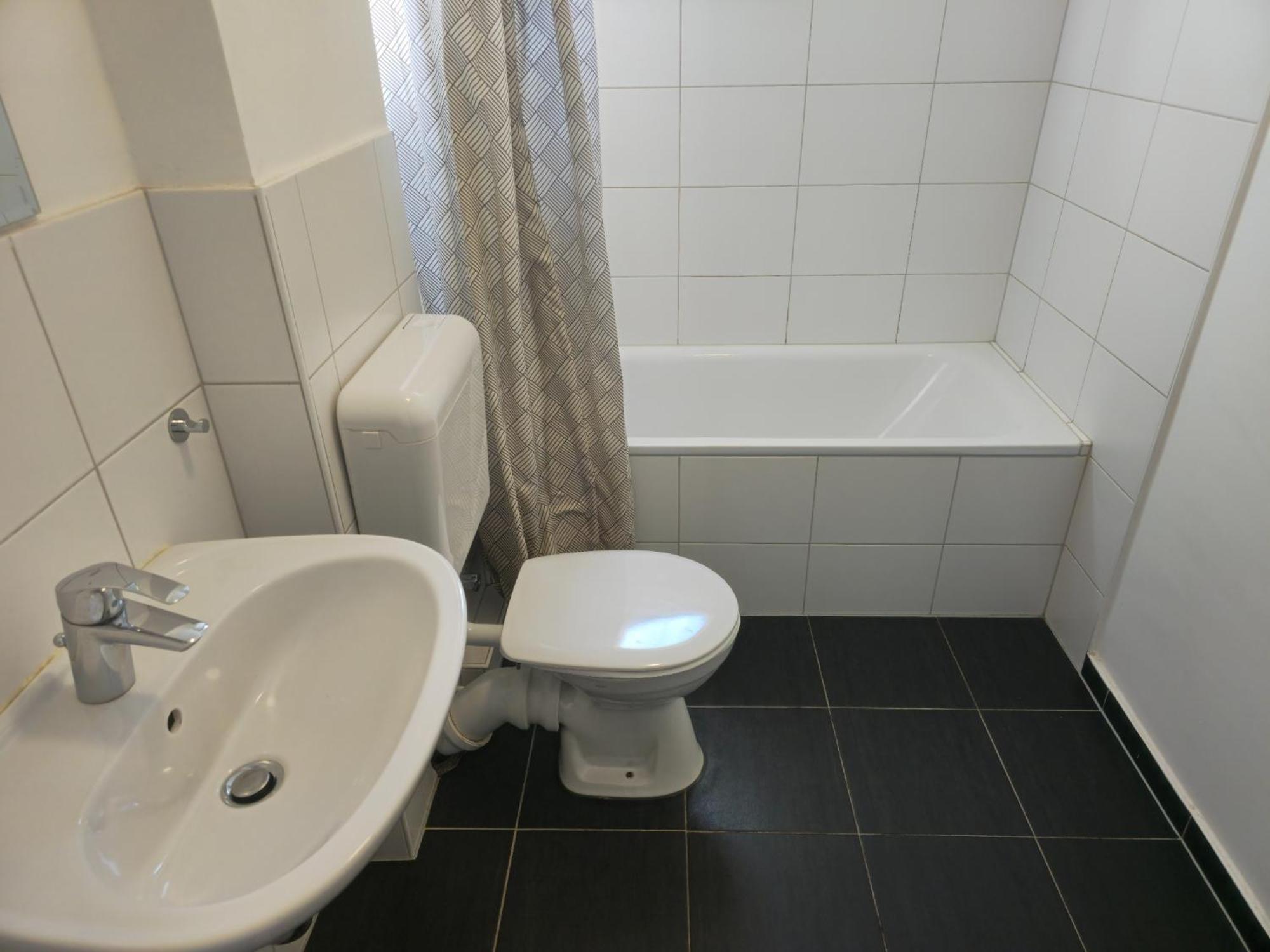 Zentrale 3-Zimmer Wohnung Mit Balkon - Perfekt Fuer Monteure Und Familien Neumünster Exteriér fotografie